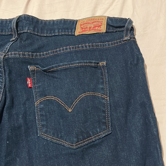 Levi Dark Wash Size 20 - Picture 2 of 2